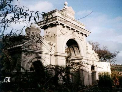 Queen's Park Gate